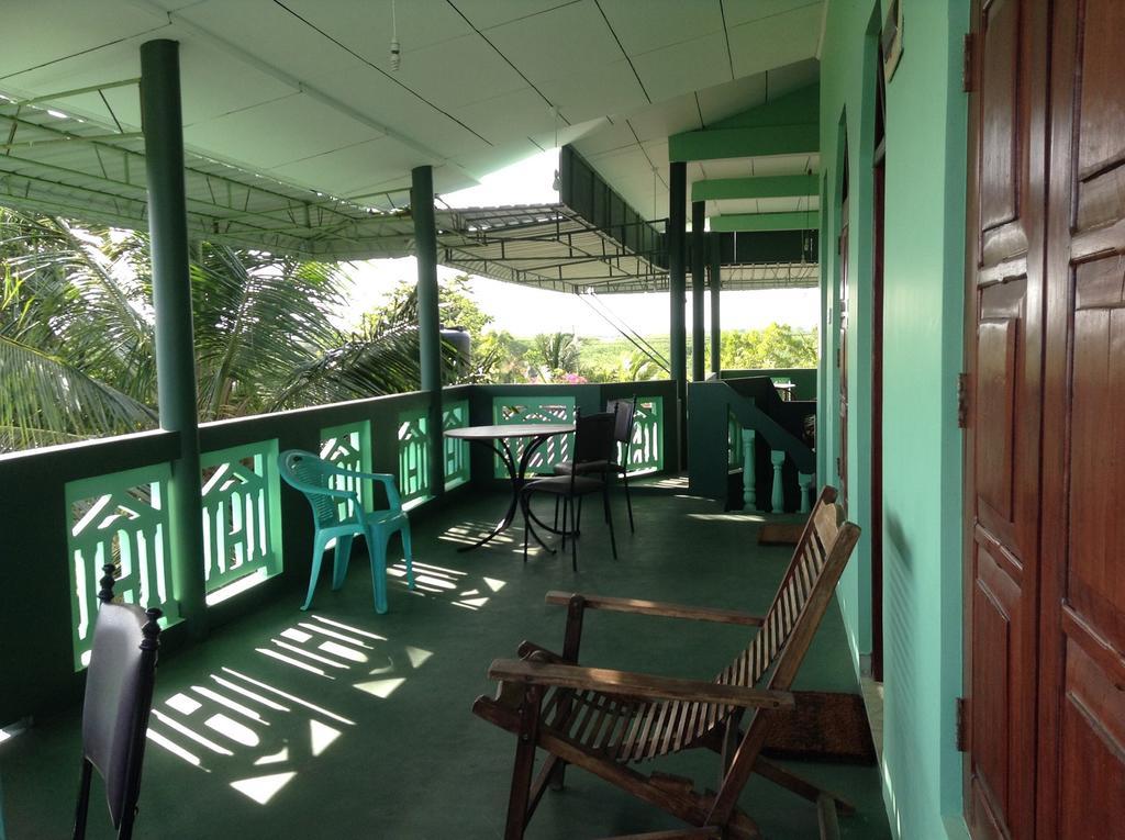 Lagoon Inn ハンバントタ エクステリア 写真